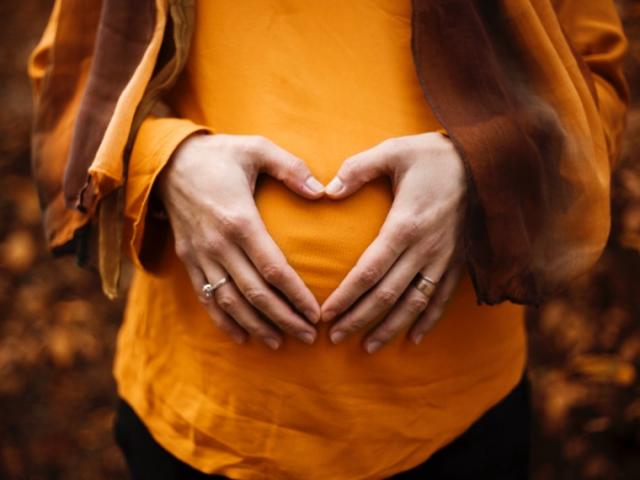 Soulagez vos douleurs de grossesse grâce au massage pour femme enceinte !